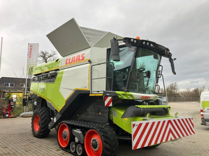 Claas Lexion 7600TT  V930 und Transportwagen