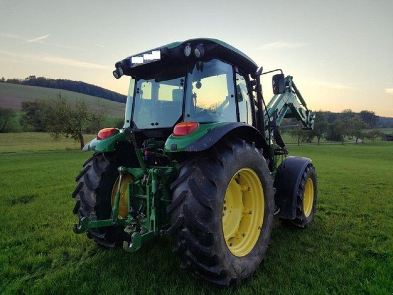 John Deere 5070 M
