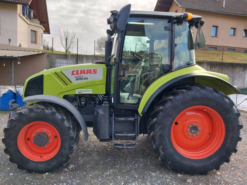 Claas Arion 420