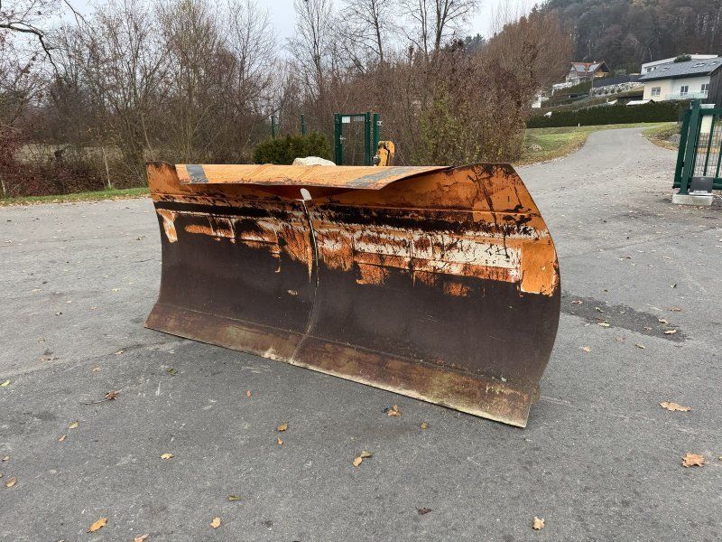 Hydrac 3.000mm mit Kommunalplattenanbau