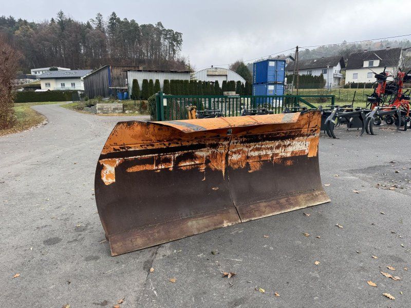 Hydrac 3.000mm mit Kommunalplattenanbau