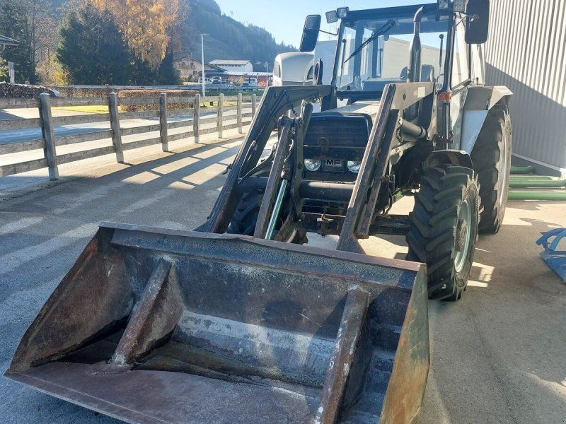 Massey Ferguson 263A