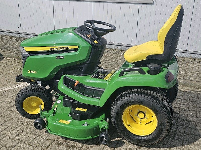 John Deere X590