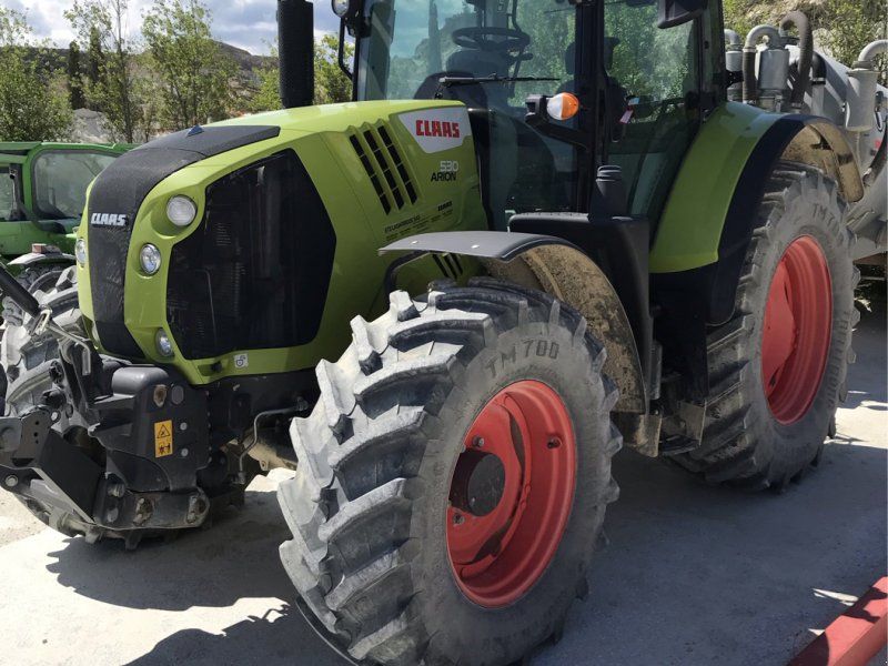 Claas ARION 530