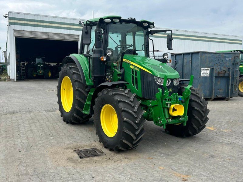 John Deere 6120M