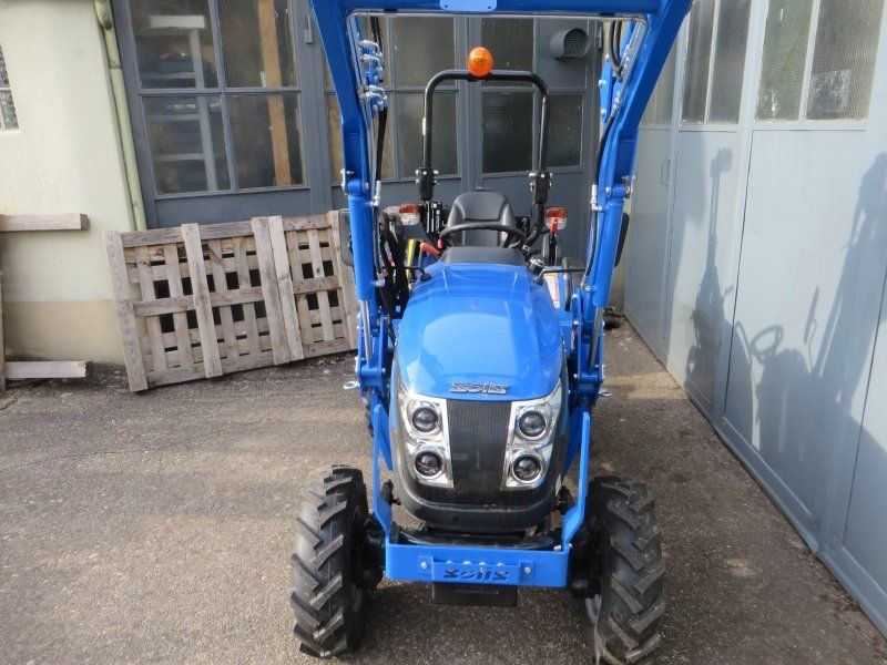 Solis 26 + TYP3200 Frontlader Euro-Norm + Schaufel + Straßenzula