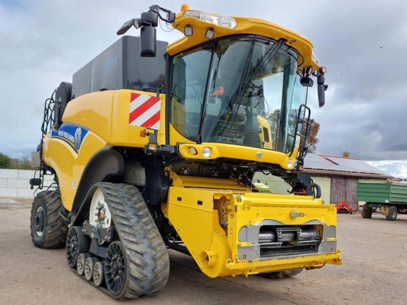New Holland CR 9090