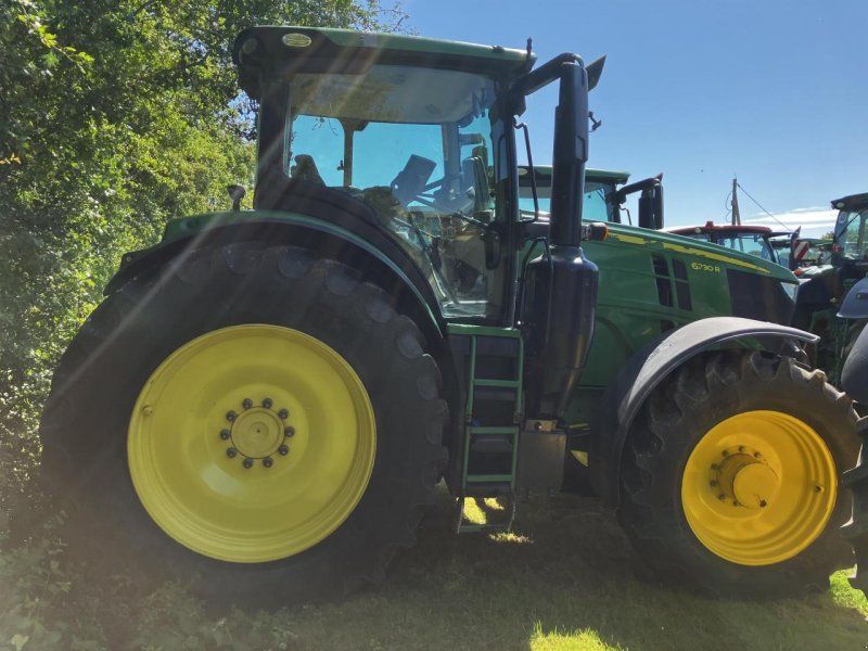 John Deere 6230R