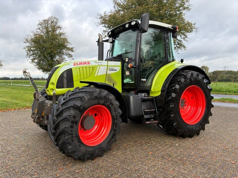 Claas Arion 640