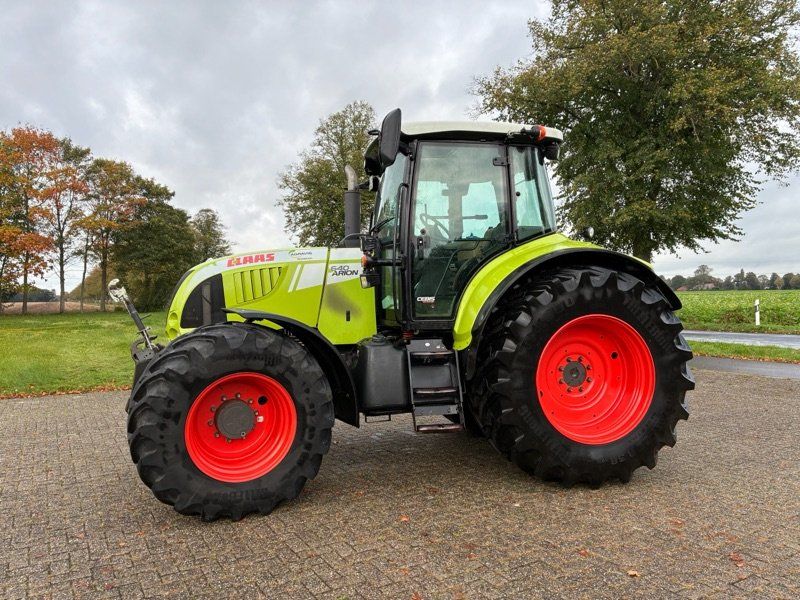 Claas Arion 640