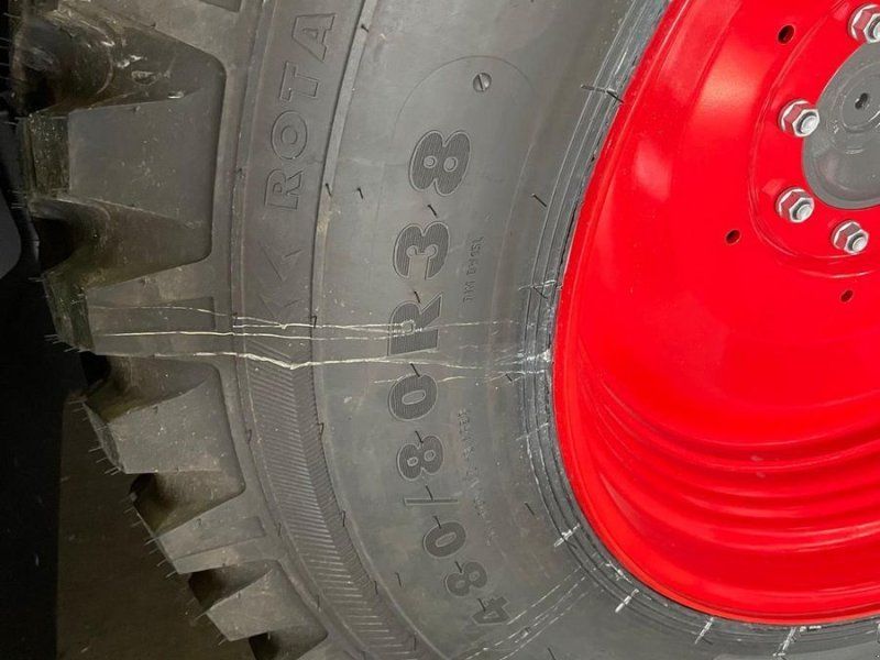 Nokian 480/80 R38 + 400/80 R28 Kompletträder Fendt 500