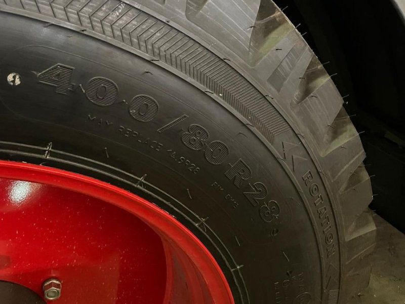 Nokian 480/80 R38 + 400/80 R28 Kompletträder Fendt 500