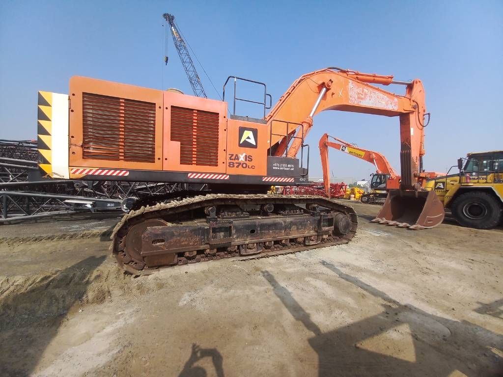 Hitachi ZX870-5G (MediumReach 14m - Abu Dhabi)