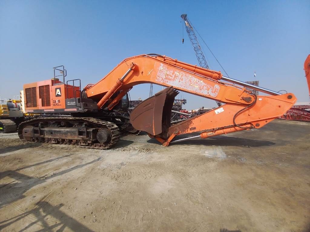 Hitachi ZX870-5G (MediumReach 14m - Abu Dhabi)
