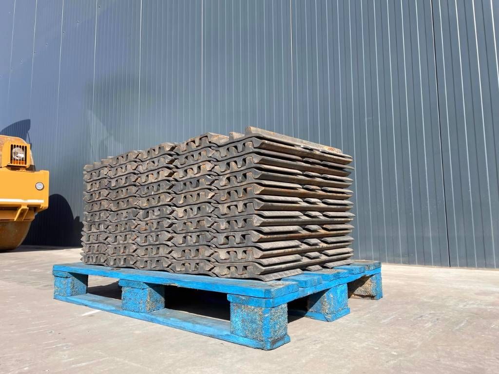 Hyundai R210 / R215 / R220 / R235 / R250 / R260