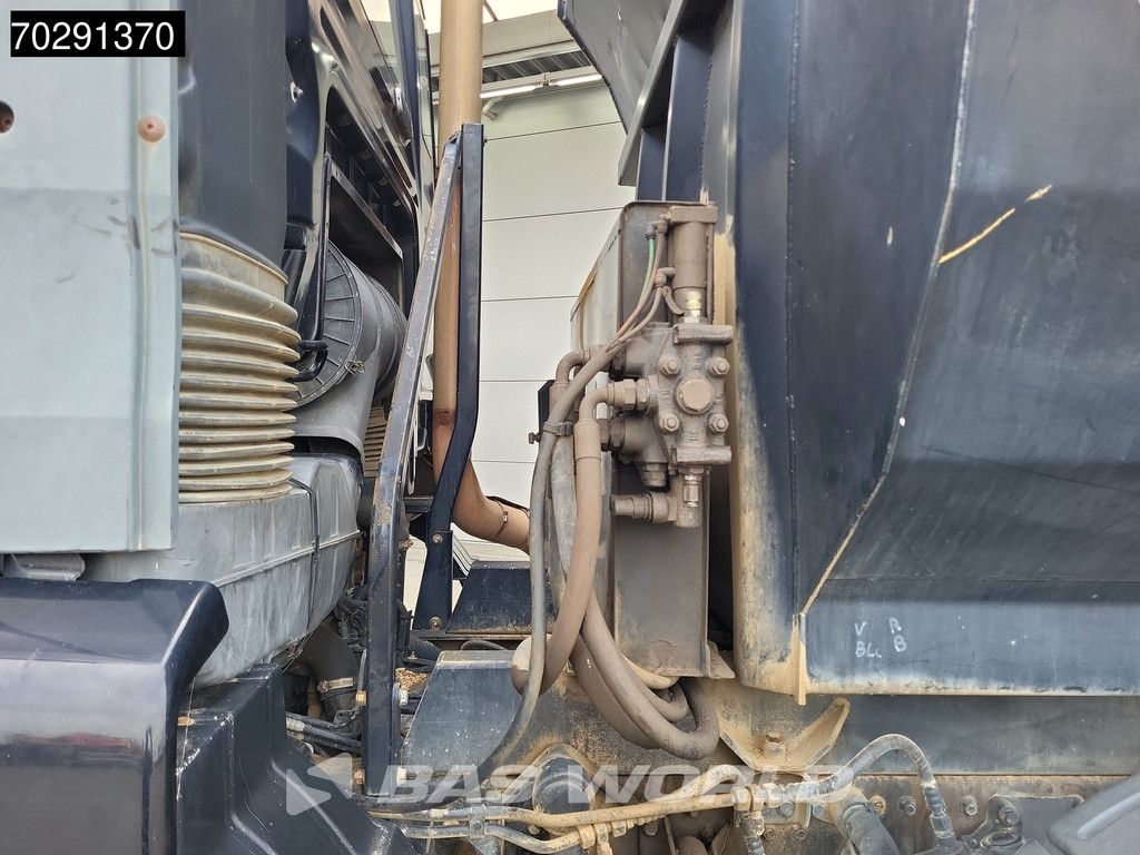 MAN TGA 35.480 8X4 BROKEN ENGINE! 16m3 tipper Steel suspension Manual Retarder Euro 2