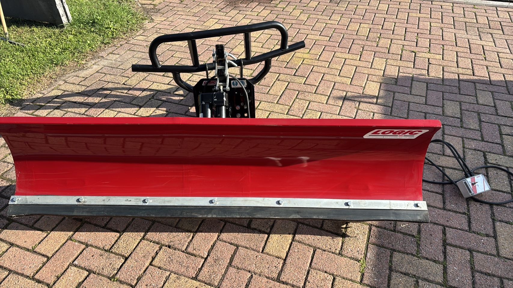 Zo goed als nieuw! Logic Elektrisch bedienbaar sneeuwschuiver