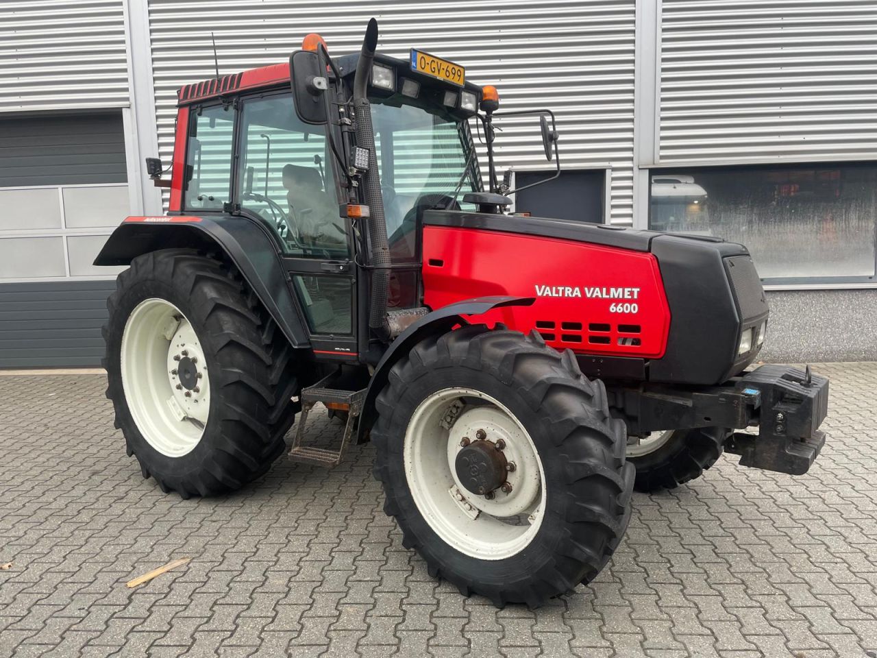 Valtra 6600 tractor