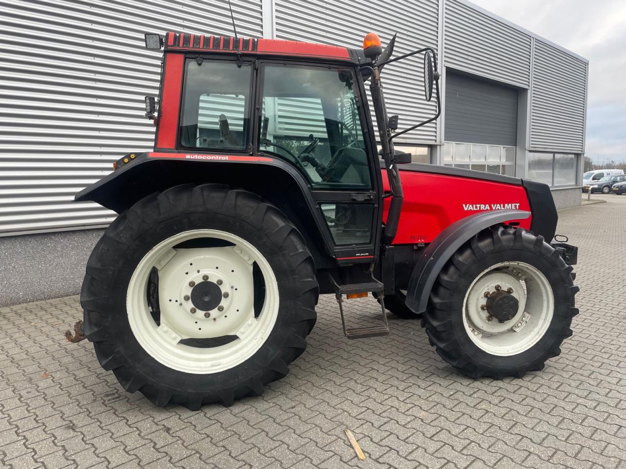 Valtra 6600 tractor
