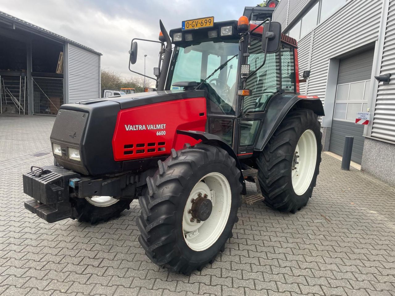 Valtra 6600 tractor
