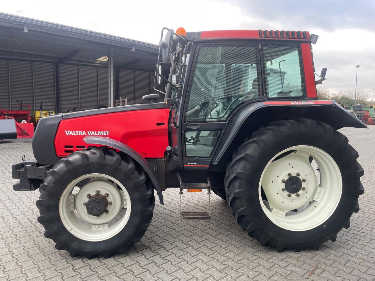 Valtra 6600 tractor