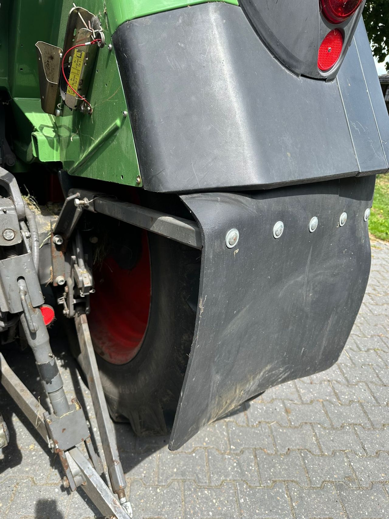 Fendt ondertrekhaak kipperknobbel spatbordverbreder