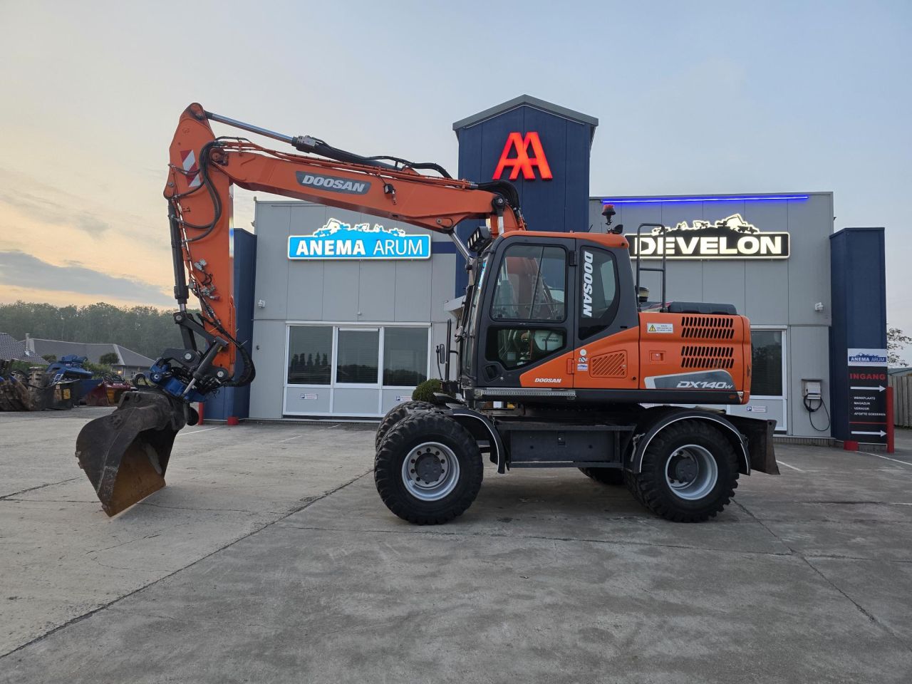 Doosan DX140W-5