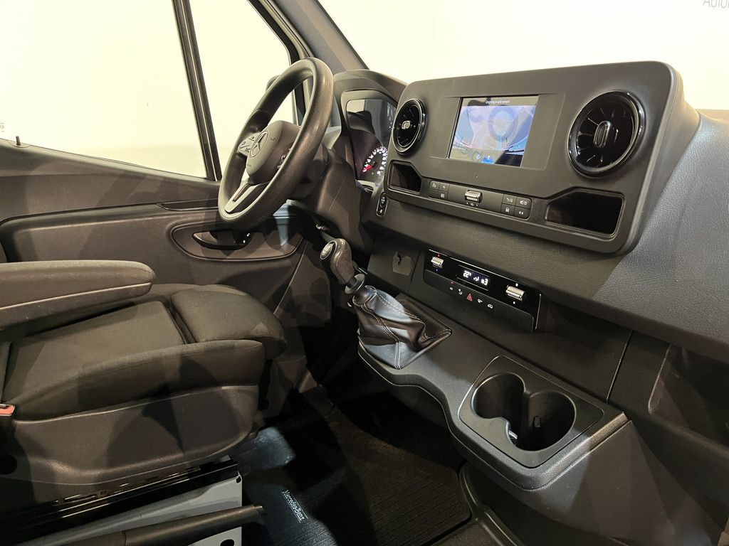Mercedes-Benz Sprinter 311 CDI L2H2 RWD / Euro 6 / Servicebus / Bott inrichting / 220V / Airco / Oprijplaat / Compressor / CarPlay / Camera