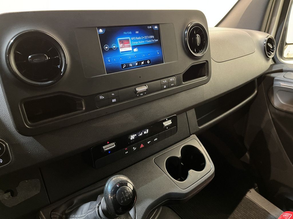 Mercedes-Benz Sprinter 311 CDI L2H2 RWD / Euro 6 / Servicebus / Bott inrichting / 220V / Airco / Oprijplaat / Compressor / CarPlay / Camera