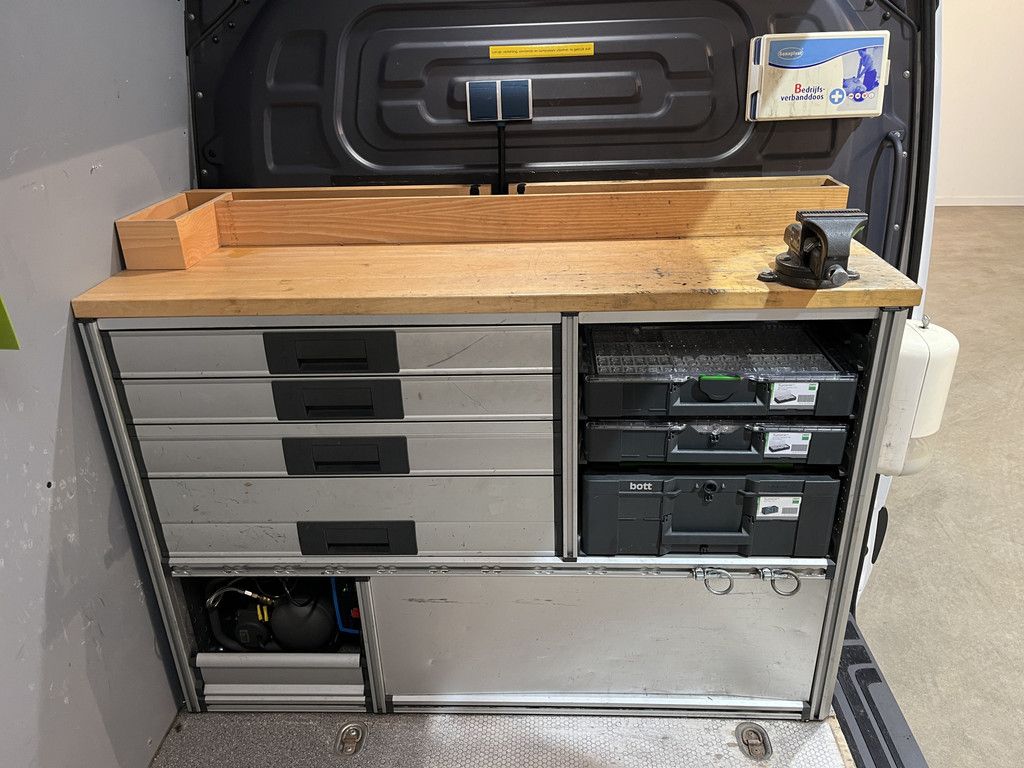 Mercedes-Benz Sprinter 311 CDI L2H2 RWD / Euro 6 / Servicebus / Bott inrichting / 220V / Airco / Oprijplaat / Compressor / CarPlay / Camera