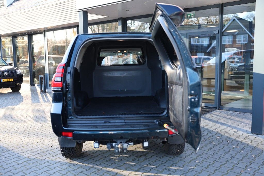 Toyota Landcruiser 150 2.8 D-4D 5DRS COUNTRY A/T VAN