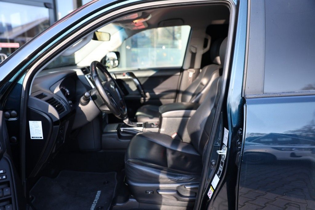 Toyota Landcruiser 150 2.8 D-4D 5DRS COUNTRY A/T VAN