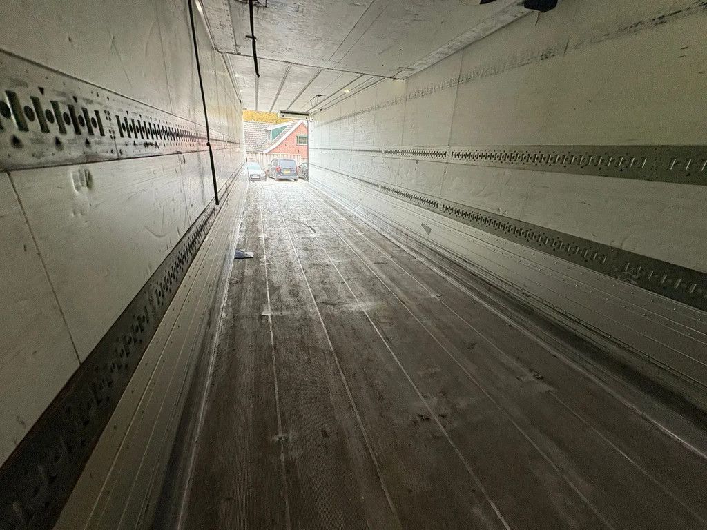 Schmitz Cargobull Thermo King Frigo 2 Compartiments AS-2 Liftas AS-3 Stuuras Dhollandia 2000KG NL Trailer