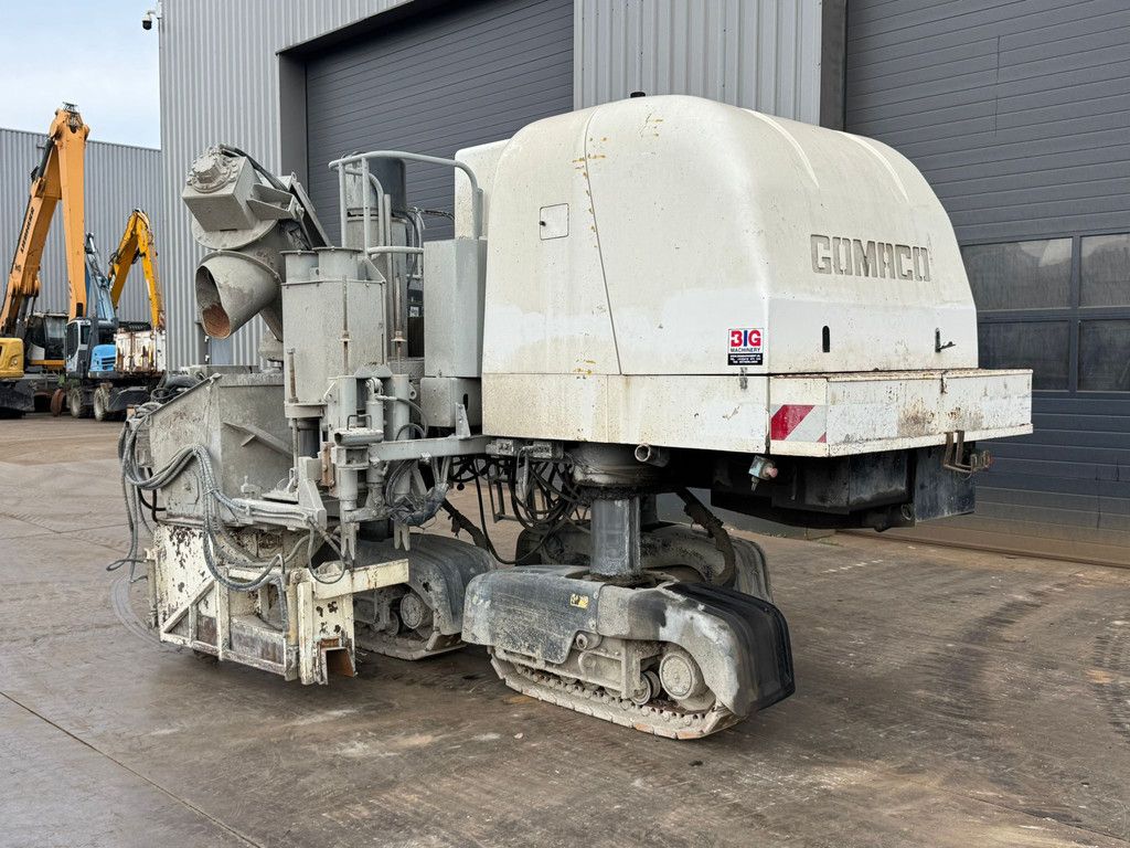 Gomaco GT3400 Concrete Slipform Paver