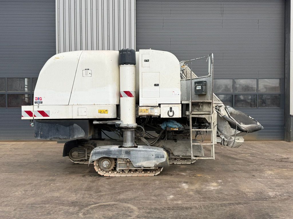 Gomaco GT3400 Concrete Slipform Paver