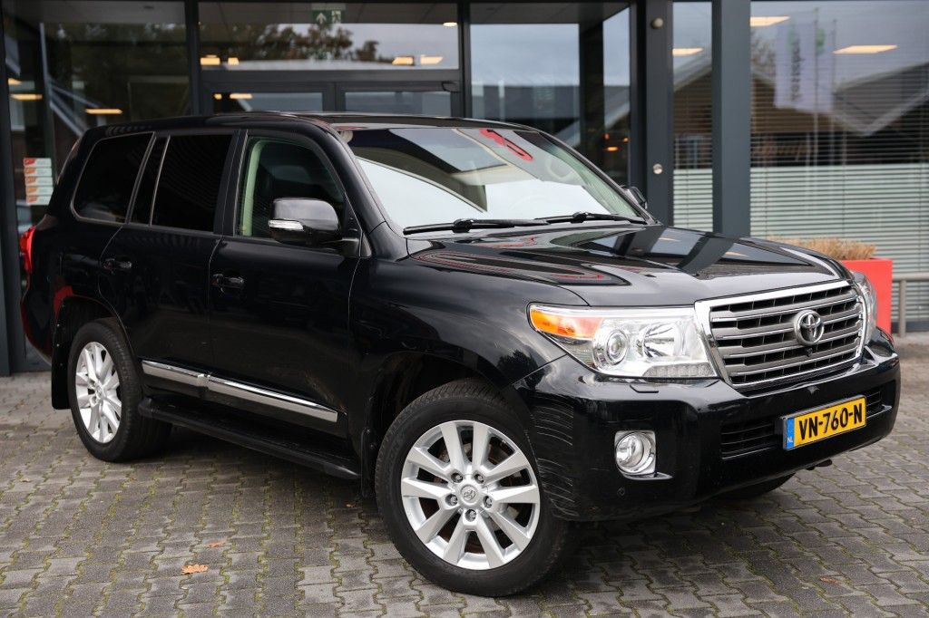 Toyota Landcruiser V8 4.5 D-4D EXECUTIVE A/T VAN