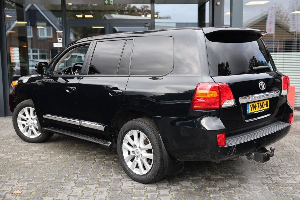 Toyota Landcruiser V8 4.5 D-4D EXECUTIVE A/T VAN