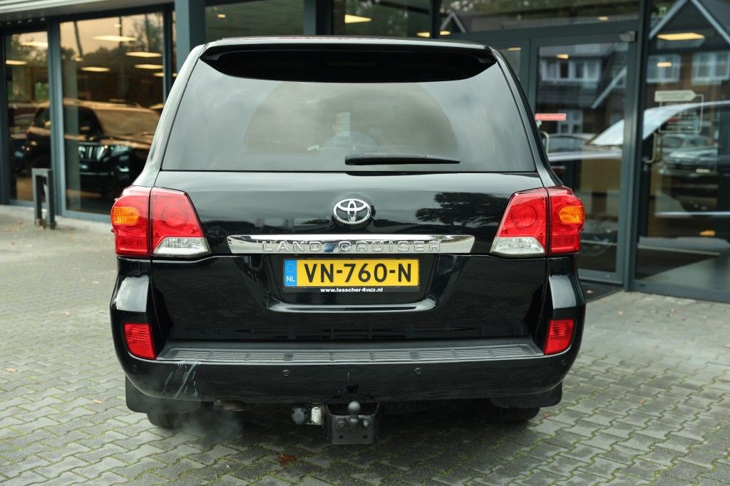 Toyota Landcruiser V8 4.5 D-4D EXECUTIVE A/T VAN