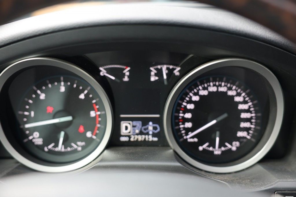 Toyota Landcruiser V8 4.5 D-4D EXECUTIVE A/T VAN