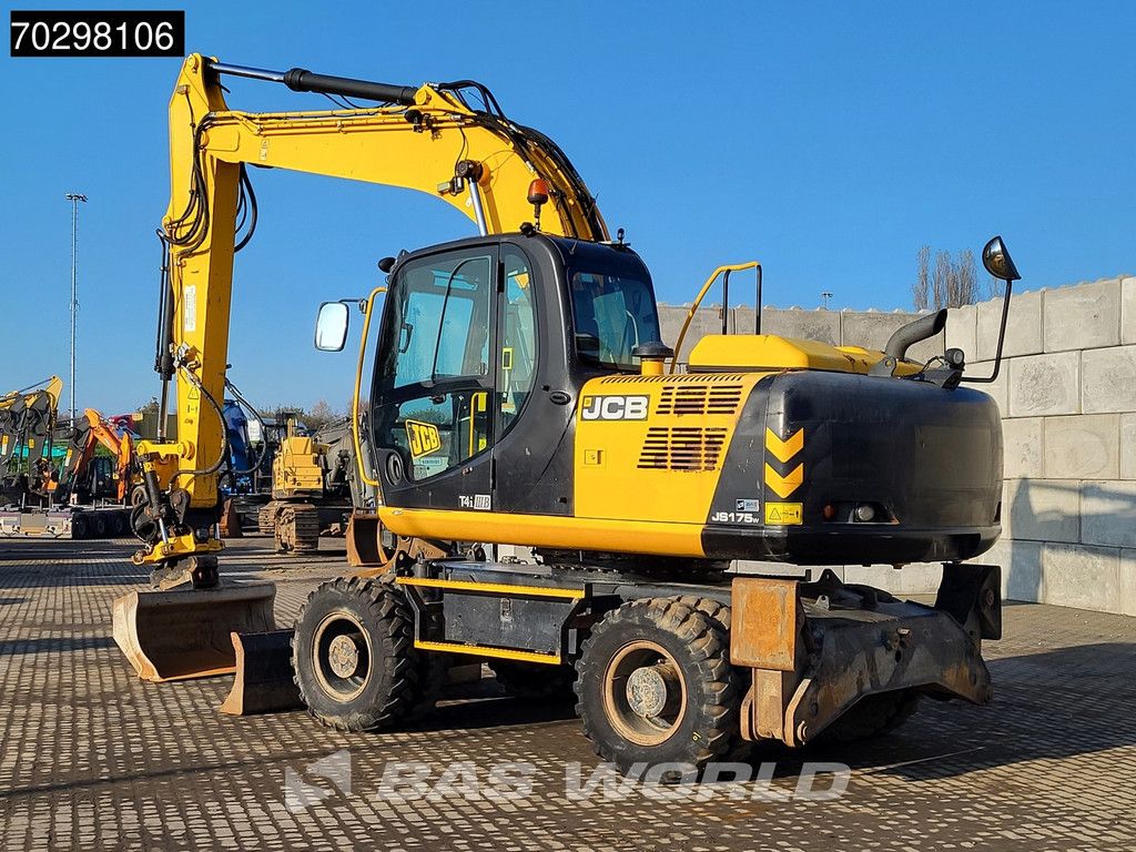 JCB JS175 WT4i Tiltrotator - 3 Buckets