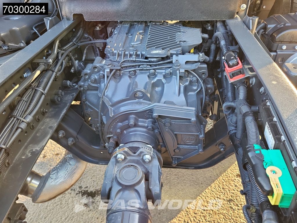 Iveco X-Way X-Way 500 6X4 NEW 6x4 chassis Sleepercab Rear Air suspension Automatic Euro 6