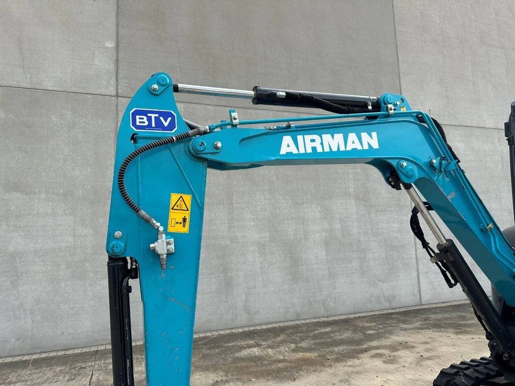 Rupsgraafmachine Airmann AX33u-7 Diesel 2023