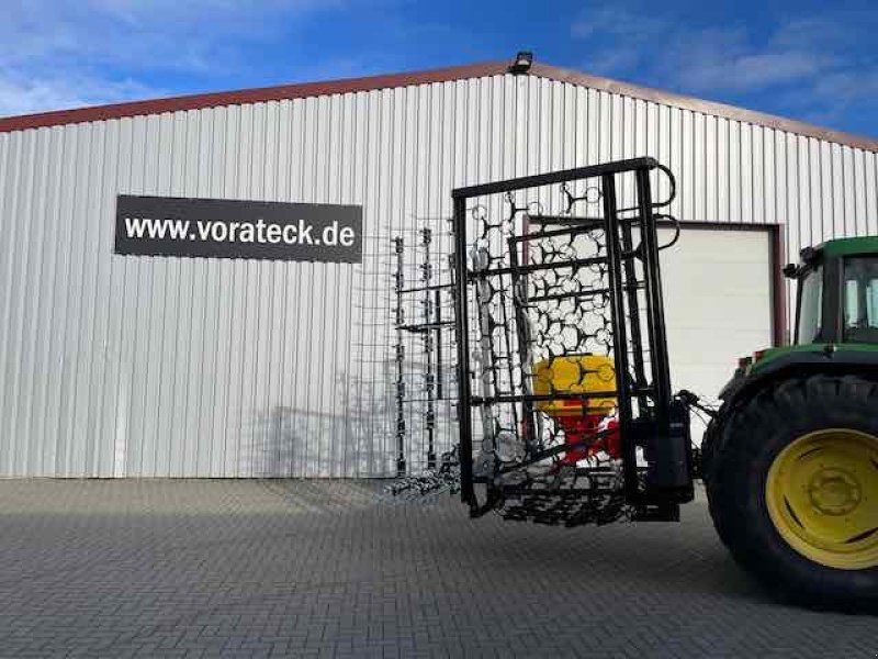 Voratek Wiesenschleppe 8m mit Striegel und Streuer