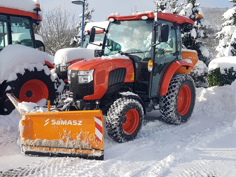 Kubota L2-452H CAB Winterdienstpaket
