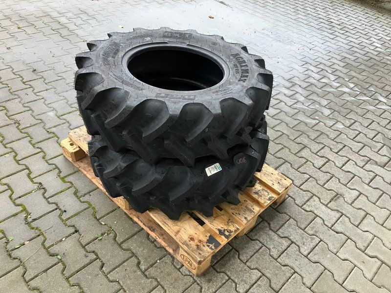 BKT 320 / 85 R20 AgriMax RT 855