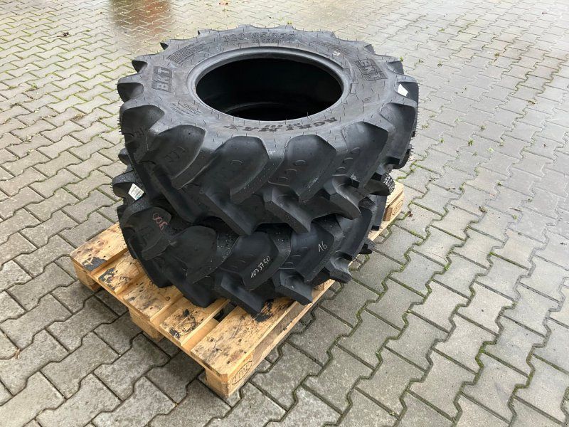 BKT 320 / 85 R20 AgriMax RT 855