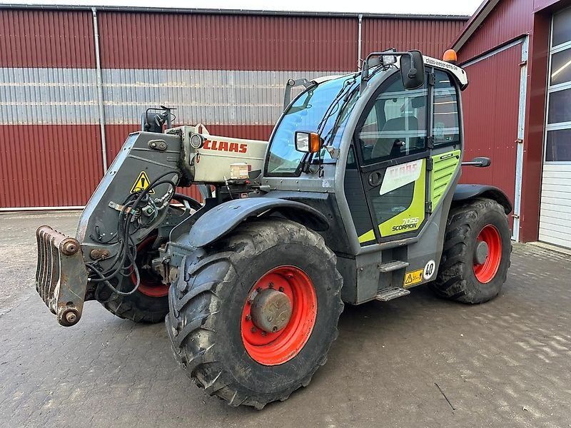 Claas Scorpion 7055