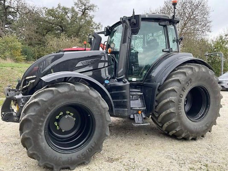 Valtra T215D