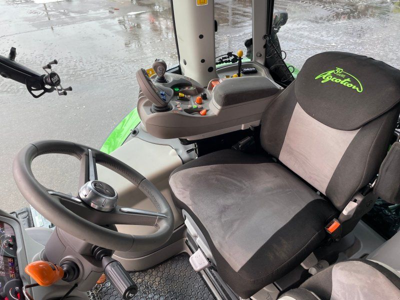Deutz-Fahr 6170.4 TTV mit Quicke Frontlader