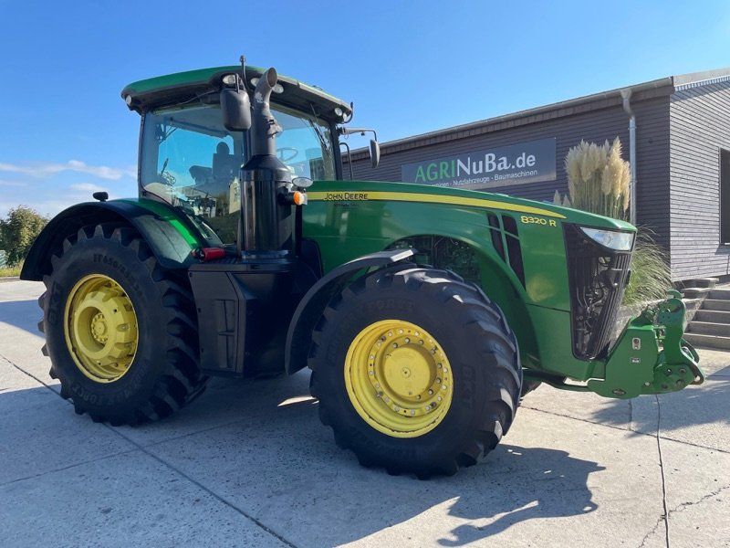 John Deere 8320 R e23